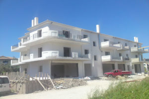 ΤΡΙΩΡΟΦΗ ΟΙΚΟΔΟΜΗ ΜΕ ΙΣΟΓΕΙΟ ΓΚΑΡΑΖ 09