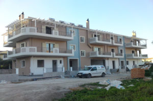 ΤΡΙΩΡΟΦΗ ΟΙΚΟΔΟΜΗ ΜΕ ΙΣΟΓΕΙΟ ΓΚΑΡΑΖ 19