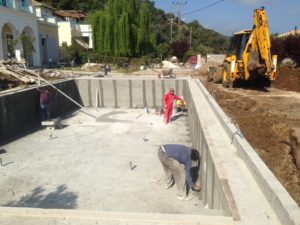 ΚΟΛΥΜΒΗΤΙΚΗ ΔΕΞΑΜΕΝΗ 03
